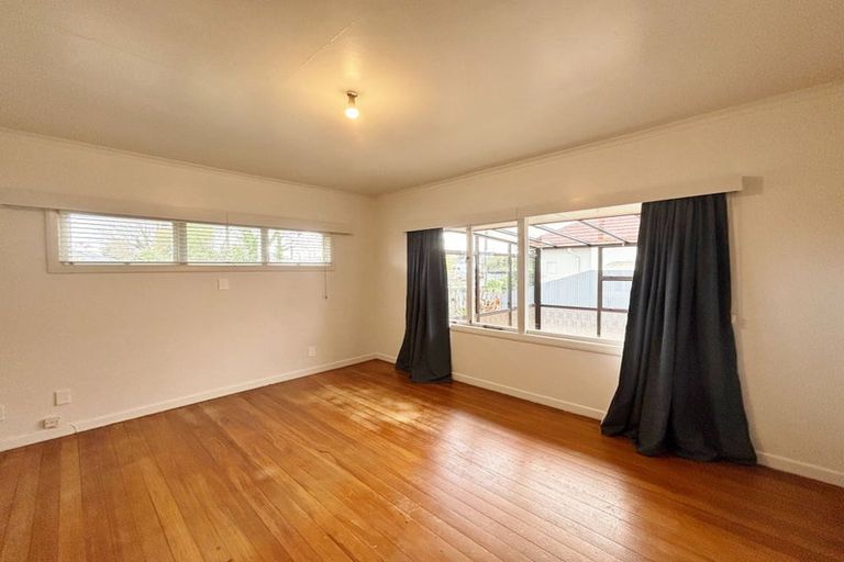 Photo of property in 8 Fatima Street, Redwood, Christchurch, 8051