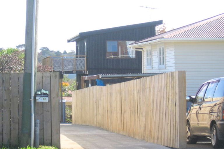 Photo of property in 2/95 Henderson Valley Road, Henderson, Auckland, 0612