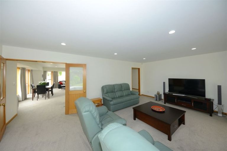 Photo of property in 3 Althorp Place, Avonhead, Christchurch, 8042