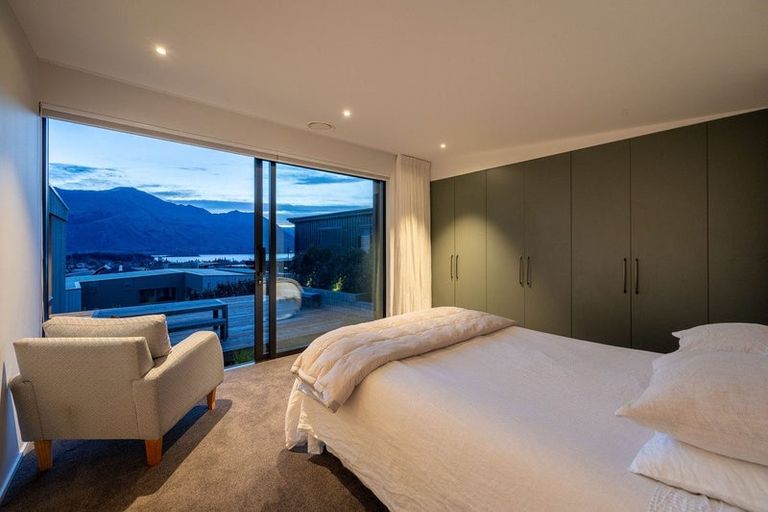 Photo of property in 6 Akitu Rise, Wanaka, 9305