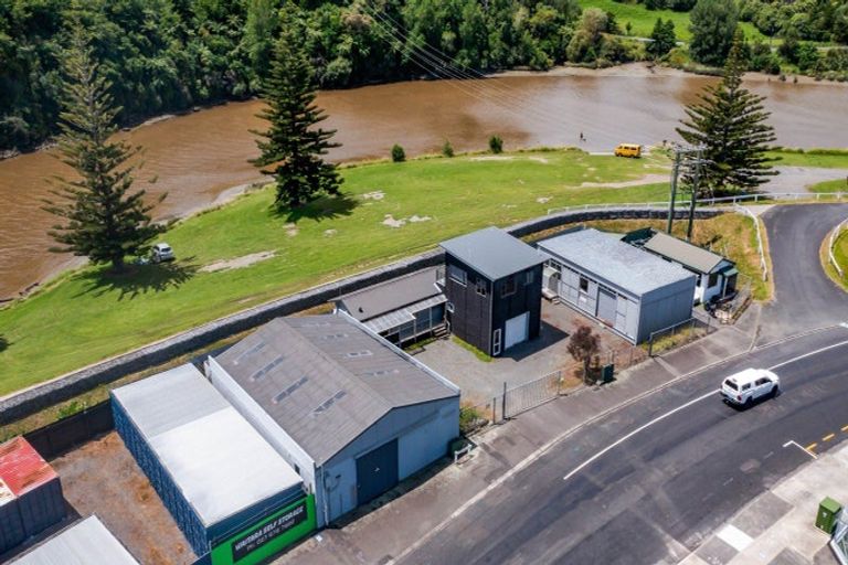 Photo of property in 14 West Quay, Waitara, 4320