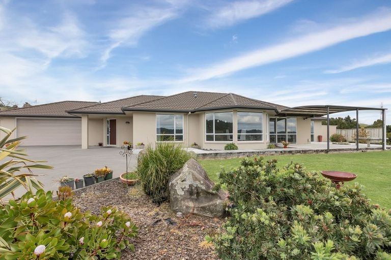 Photo of property in 14 Kensington Heights Rise, Kensington, Whangarei, 0112