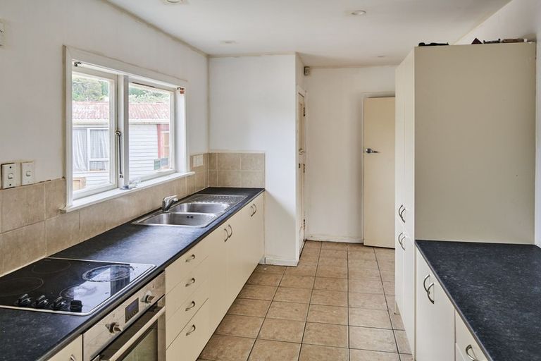 Photo of property in 5 Puriri Street, Wainuiomata, Lower Hutt, 5014