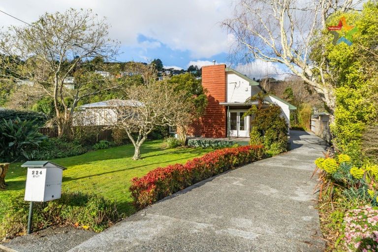 Photo of property in 224 Eastern Hutt Road, Stokes Valley, Lower Hutt, 5019