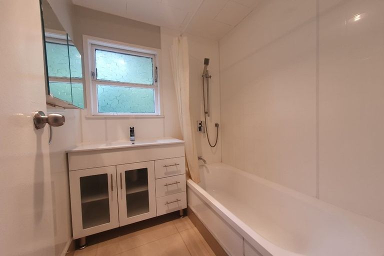 Photo of property in 297a Don Buck Road, Massey, Auckland, 0614