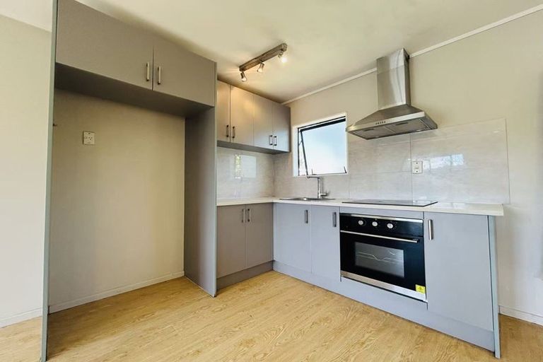 Photo of property in 1/7 Elvira Place, Ranui, Auckland, 0612