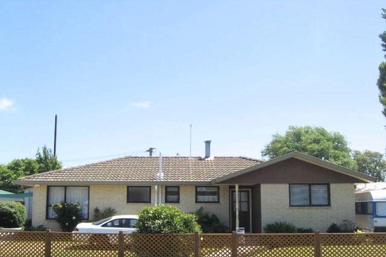 Photo of property in 7 Mchaffies Place, Wainoni, Christchurch, 8061