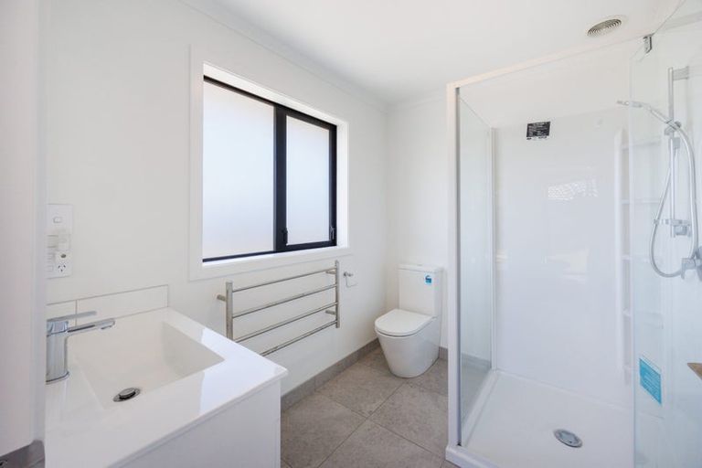 Photo of property in 26 Sardinia Grove, Fitzherbert, Palmerston North, 4410