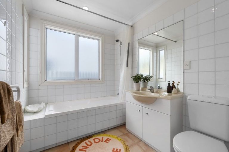 Photo of property in 20 Hill Street, Thorndon, Wellington, 6011