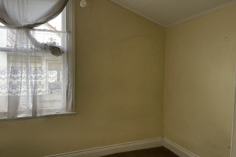 Photo of property in 128 Wallace Street, Mount Cook, Wellington, 6021