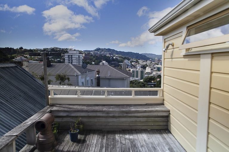 Photo of property in 72 Thompson Street, Mount Cook, Wellington, 6011