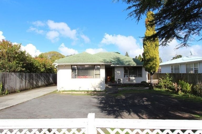 Photo of property in 26b Swanson Road, Henderson, Auckland, 0610