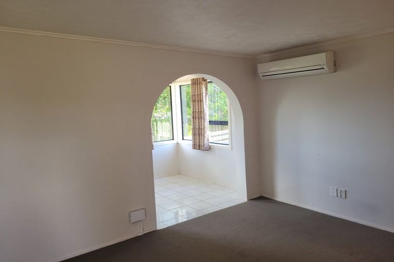 Photo of property in 43 Rathgar Road, Henderson, Auckland, 0610