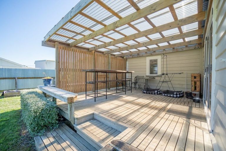 Photo of property in 37 Hammond Street, Bulls, 4818