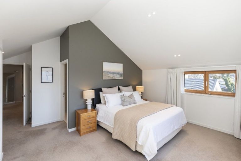 Photo of property in 18 College Avenue, Strowan, Christchurch, 8052