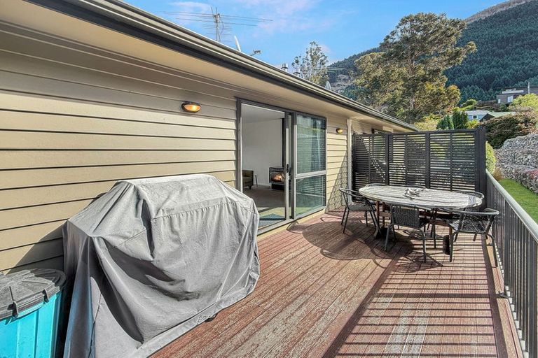Photo of property in Arno Apartment, 10/8 Mckerrow Place, Sunshine Bay, Queenstown, 9300