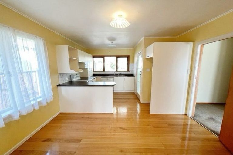 Photo of property in 28 Gilliam Street, New Lynn, Auckland, 0600