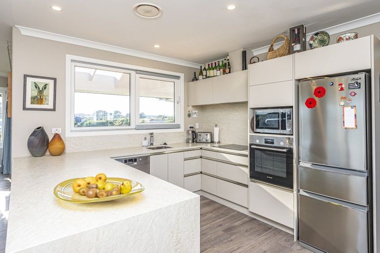 Photo of property in 12 Longbeach Drive, Castlecliff, Whanganui, 4501