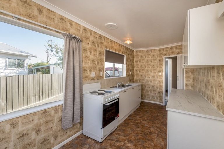 Photo of property in 9 Featherston Street, Levin, 5510