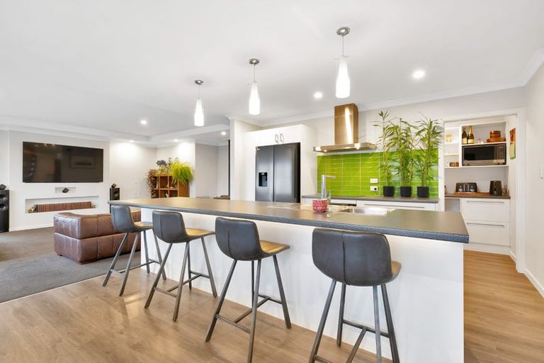 Photo of property in 63 Willowside Place, Amberley, 7410