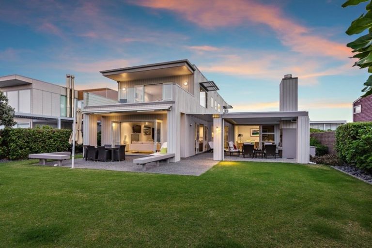 Photo of property in 37 Taumata Road, Omaha, 0986