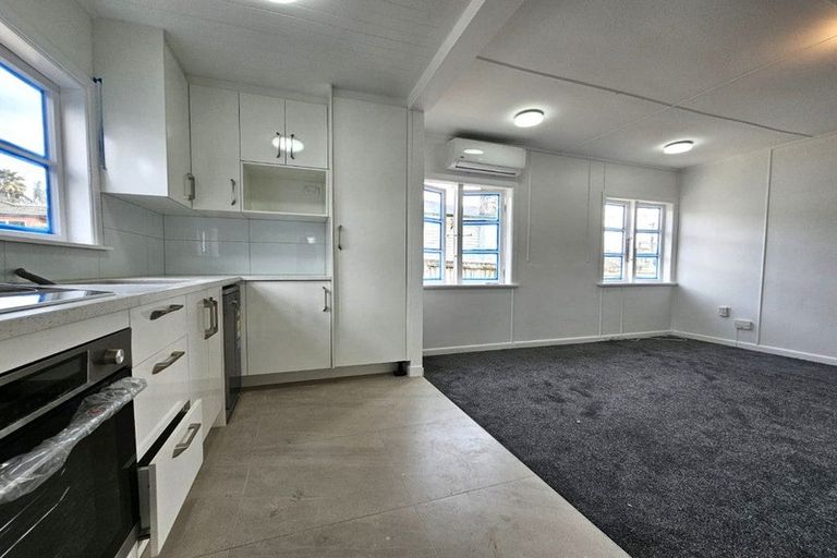 Photo of property in 12 Miro Road, Mangere Bridge, Auckland, 2022