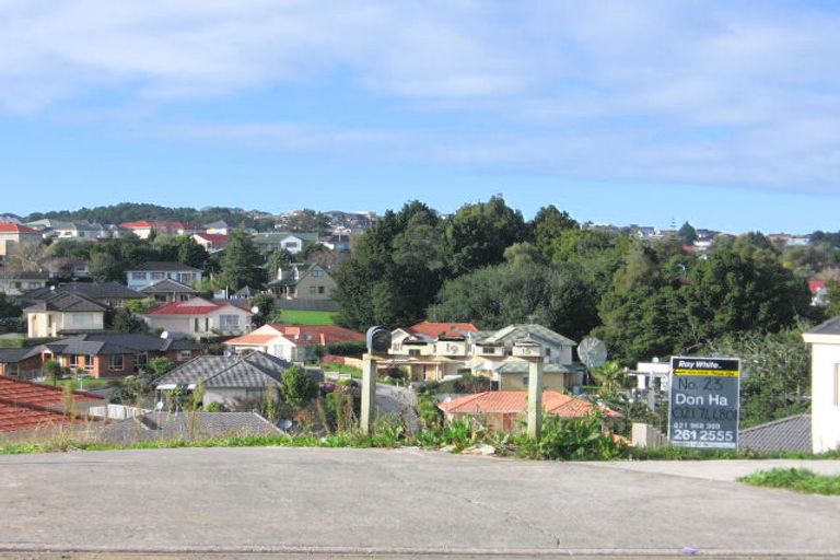 Photo of property in 23 Chieftain Rise, Goodwood Heights, Auckland, 2105