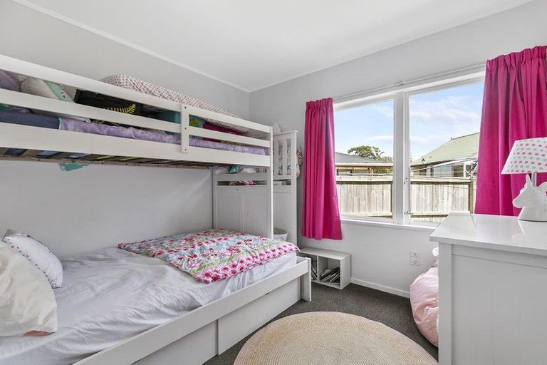 Photo of property in 123 Riverpark Crescent, Henderson, Auckland, 0610