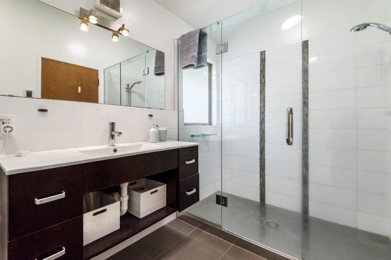 Photo of property in 22 Surville Place, Mairangi Bay, Auckland, 0630