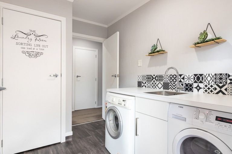 Photo of property in 68 Branch Road, Highlands Park, New Plymouth, 4312