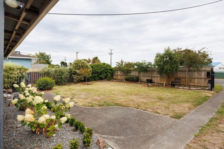 Photo of property in 27 Punga Street, Tangimoana, 4822