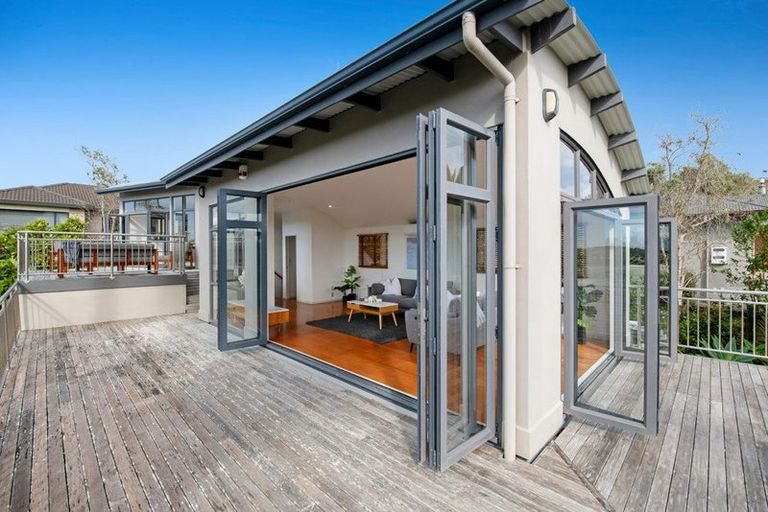 Photo of property in 15 Roseville Road, Gulf Harbour, Whangaparaoa, 0930