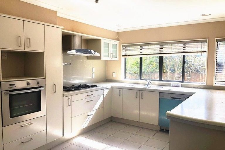 Photo of property in 4 Drumston Place, Flat Bush, Auckland, 2019
