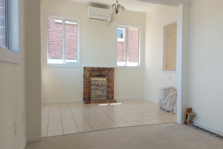 Photo of property in 185 Te Atatu Road, Te Atatu South, Auckland, 0610