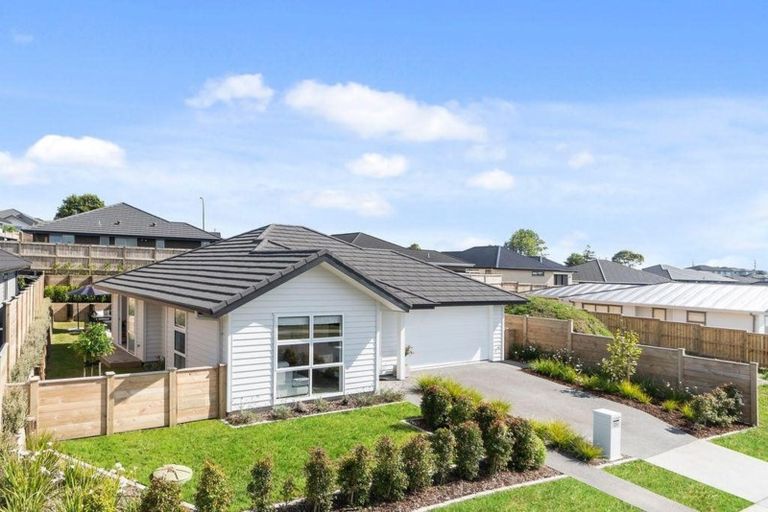 Photo of property in 25 Pitoitoi Drive, Riverhead, 0820