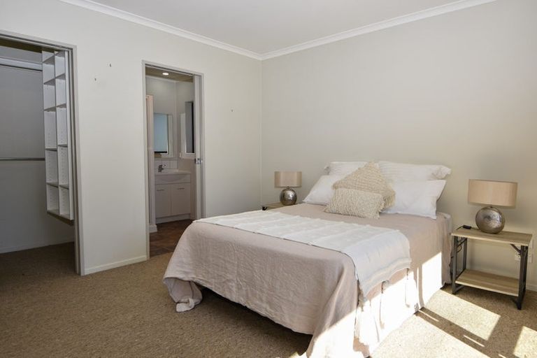 Photo of property in 24 Rexwood Street, Carterton, 5713