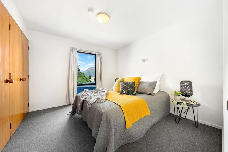 Photo of property in 25b Williams Street, Sunshine Bay, Queenstown, 9300
