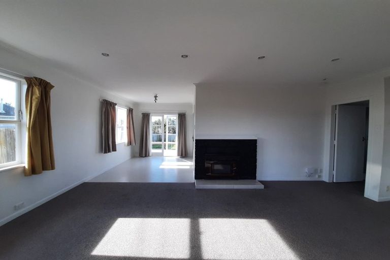 Photo of property in 26 Crawford Avenue, Mangere Bridge, Auckland, 2022