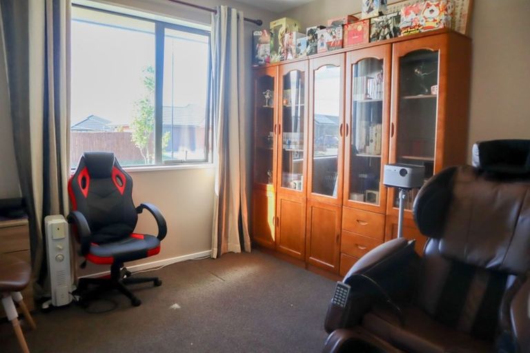 Photo of property in 17 Exeter Lane, Rolleston, 7614