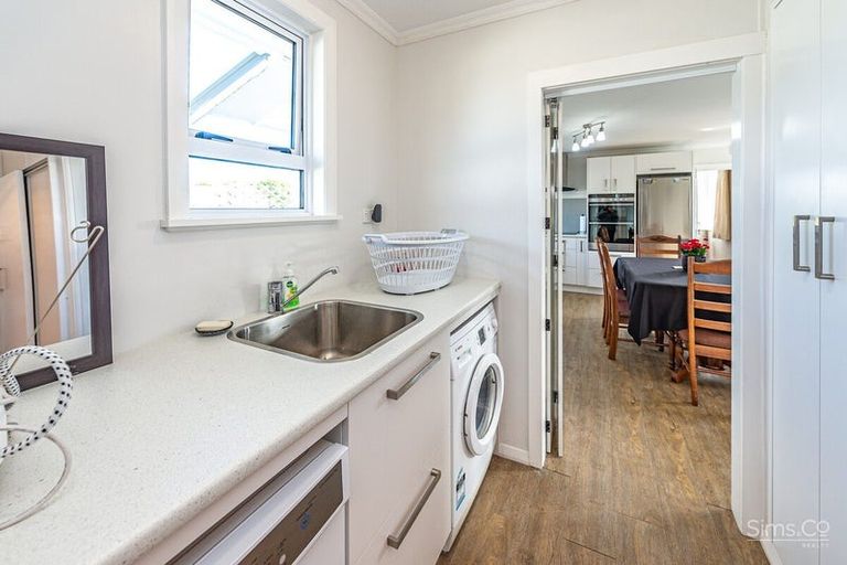 Photo of property in 34 Selwyn Crescent, College Estate, Whanganui, 4500