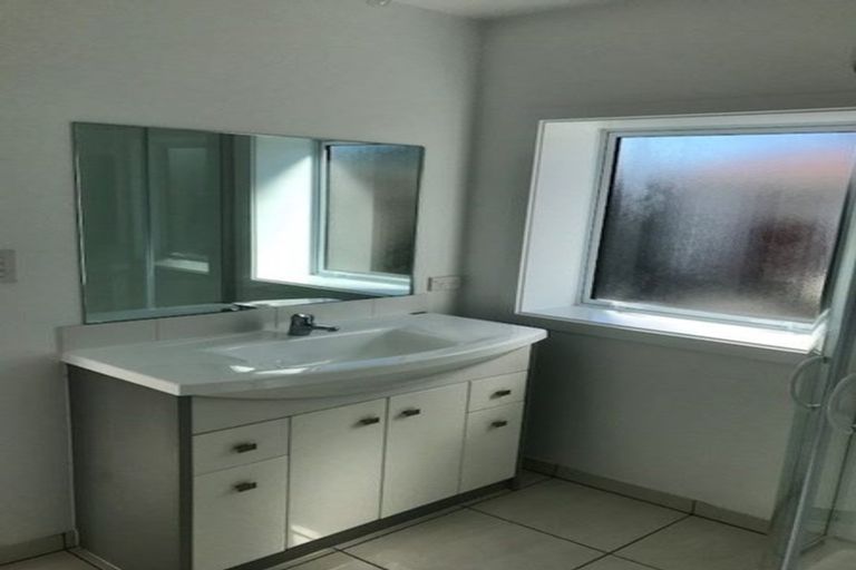 Photo of property in 2/203 Estuary Road, South New Brighton, Christchurch, 8062