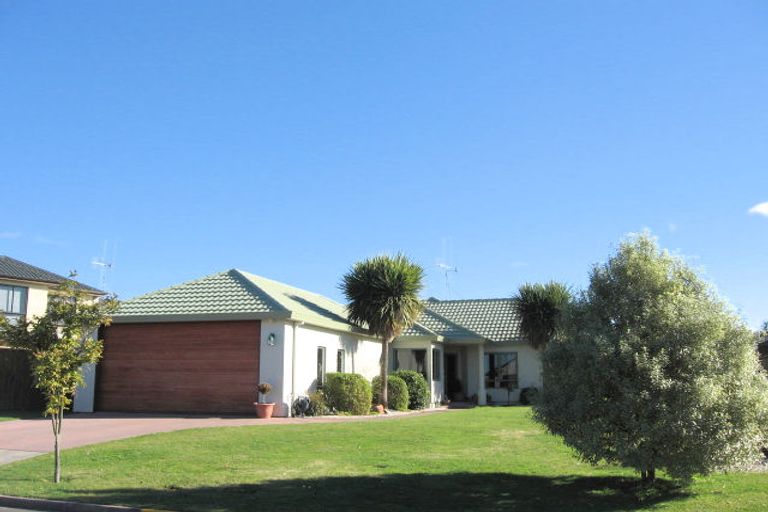 Photo of property in 11 Chesterfield Place, Rototuna, Hamilton, 3210