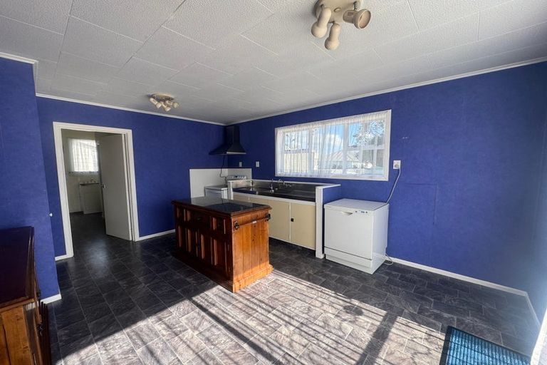 Photo of property in 9 Ross Street, Woodville, 4920