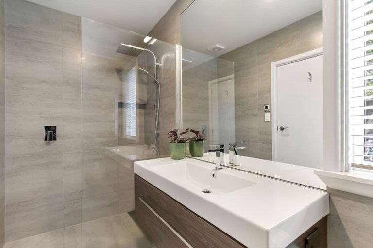 Photo of property in 26 Grahams Road, Ilam, Christchurch, 8041