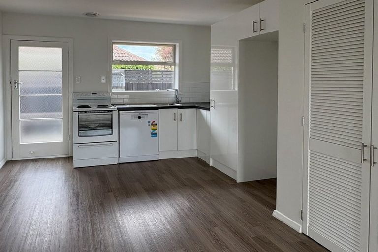 Photo of property in 4/28 Aikmans Road, Merivale, Christchurch, 8014