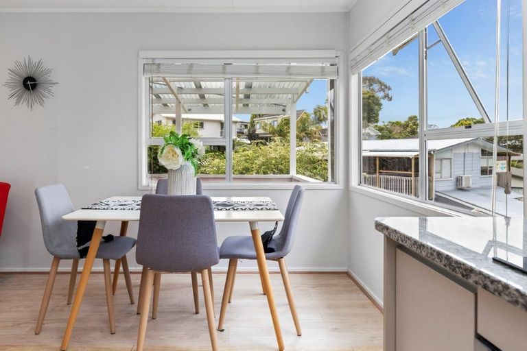 Photo of property in 7 Talmar Place, Massey, Auckland, 0614