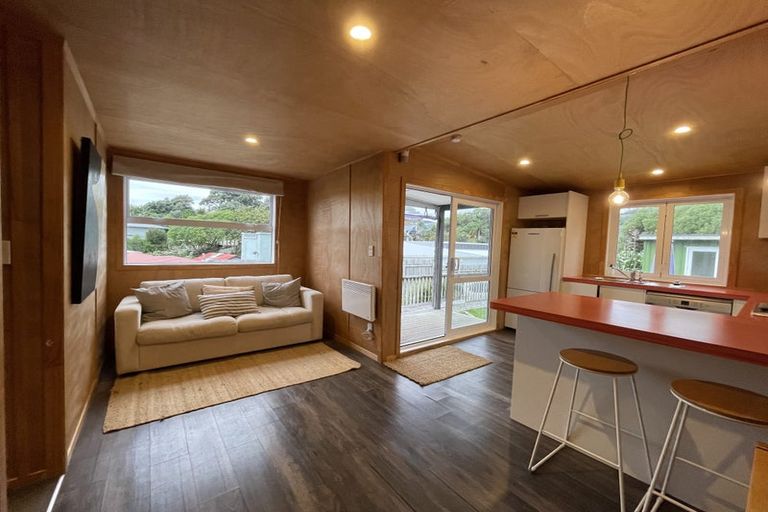 Photo of property in 4 Glen Road, Raumati South, Paraparaumu, 5032