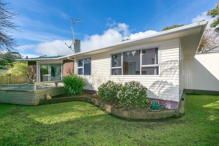 Photo of property in 5a Marina Grove, Frankleigh Park, New Plymouth, 4310