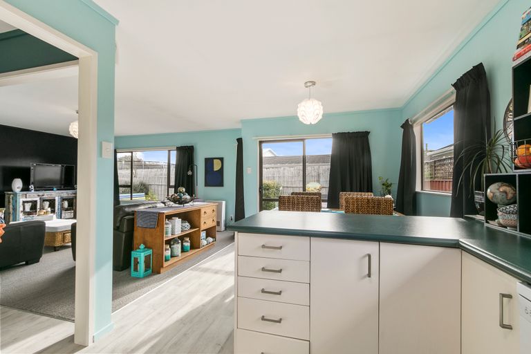 Photo of property in 53 Pohutukawa Street, Woburn, Lower Hutt, 5010