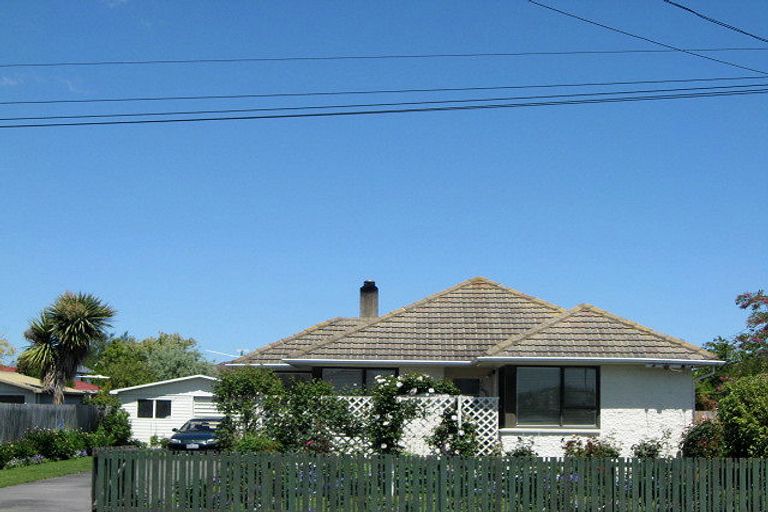 Photo of property in 46 Farquhars Road, Redwood, Christchurch, 8051
